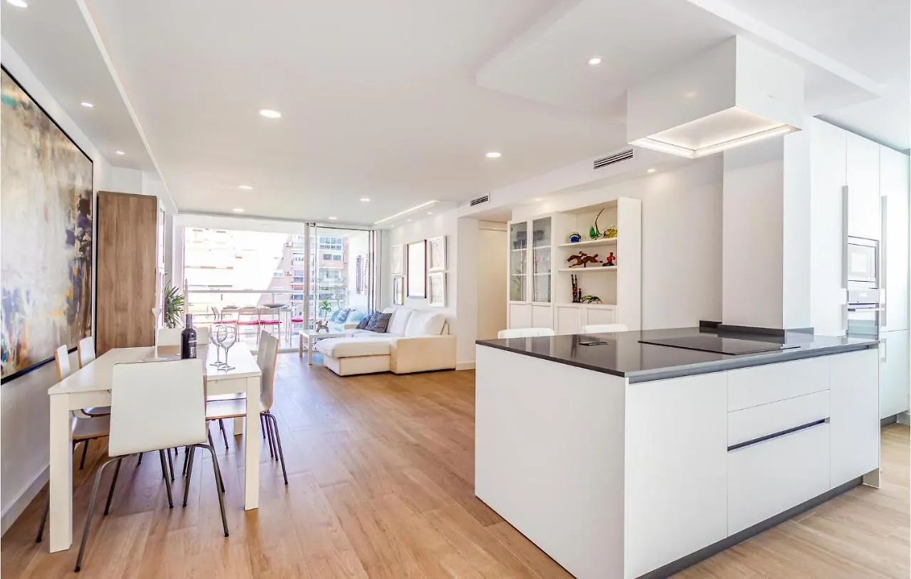 3 Bedroom Beautiful Apartment In Málaga Espagne
