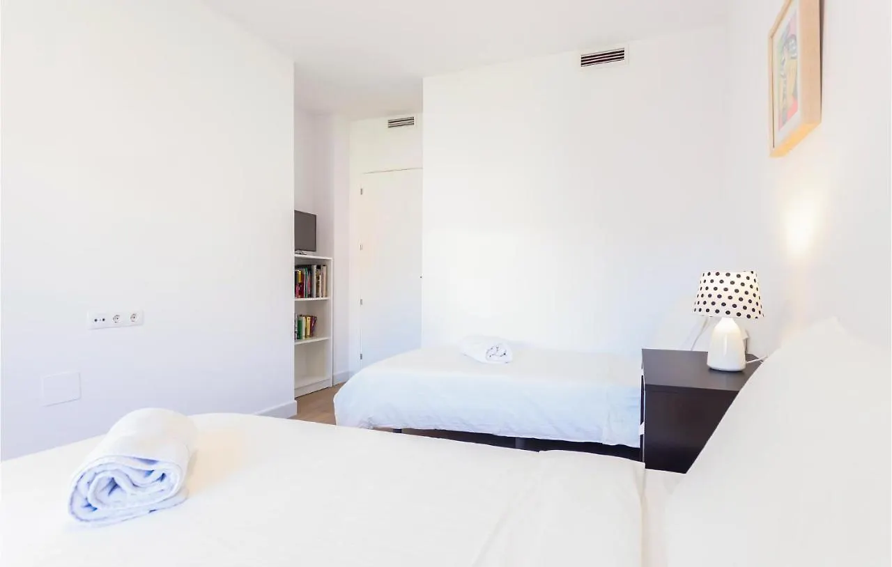 3 Bedroom Beautiful Apartment In Málaga 0*,