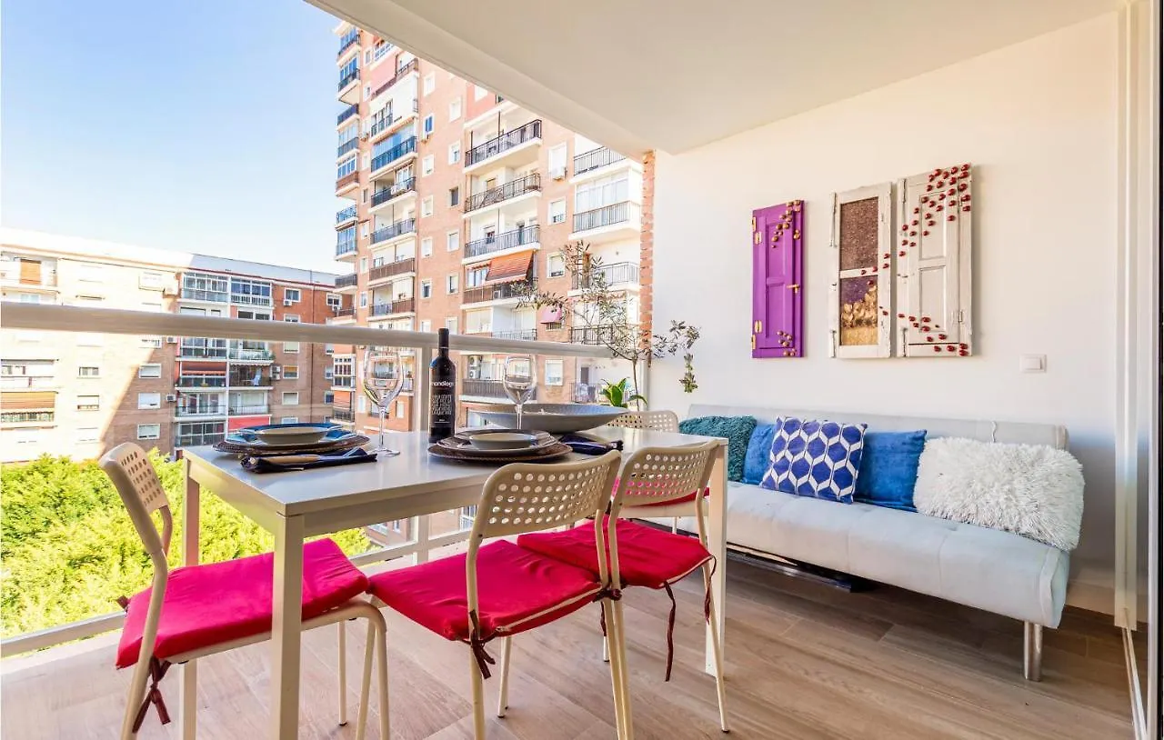 3 Bedroom Beautiful Apartment In מאלגה