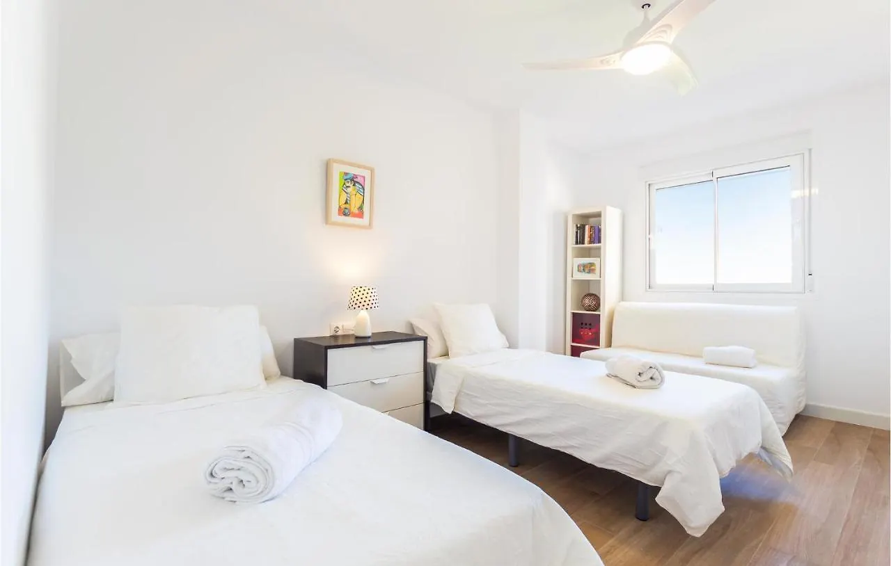 3 Bedroom Beautiful Apartment In מאלגה