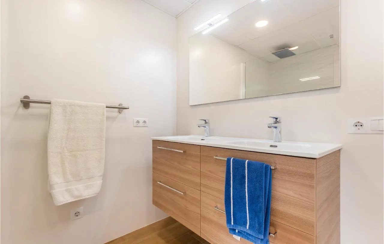 3 Bedroom Beautiful Apartment In מאלגה